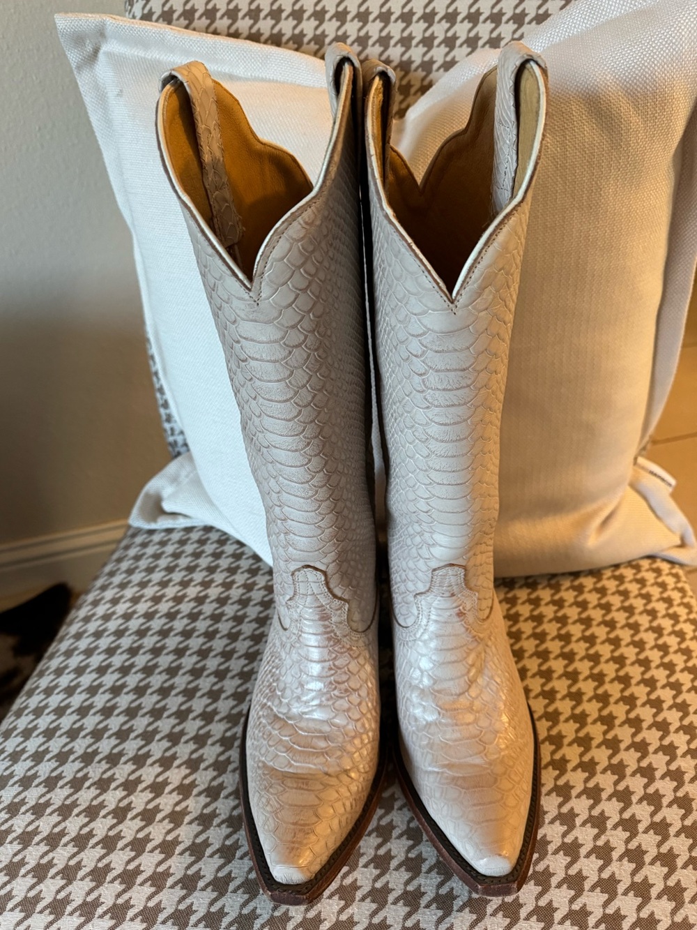 Idyllwind Cream Snakeskin-Effect Pointed-Toe Western Boots